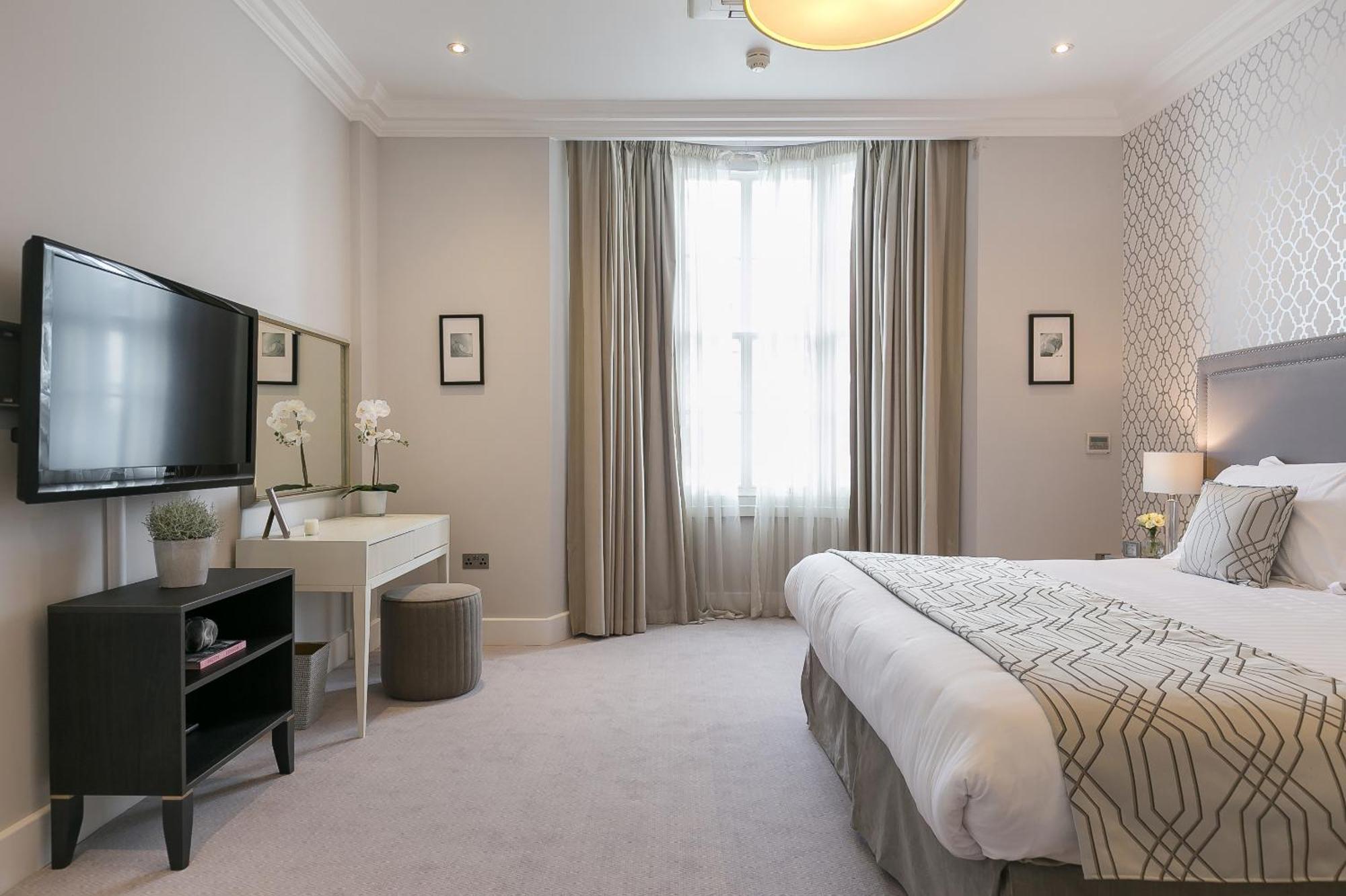Chilworth Court Aparthotel 4*